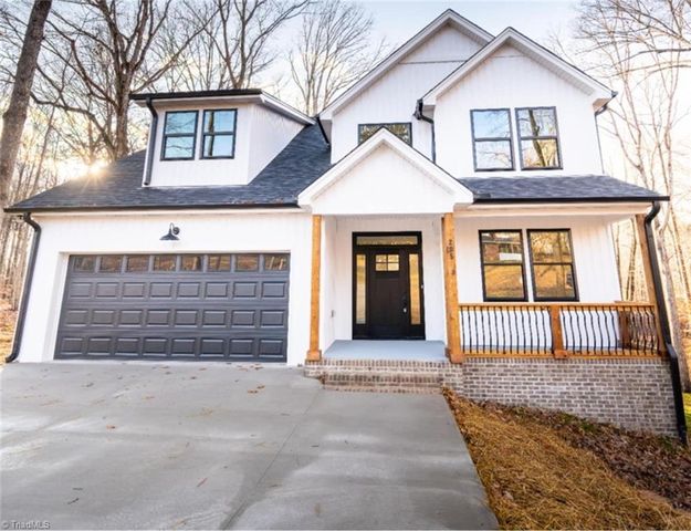 482 Carson Rd, Pilot Mountain, NC 27041
