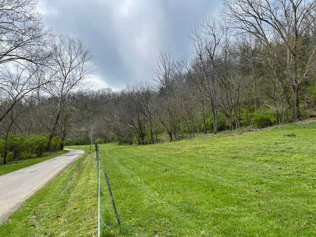 1410 Dry Fork Creek Rd, Winchester, KY 40391