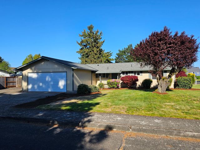 52704 NE Sawyer St, Scappoose, OR 97056