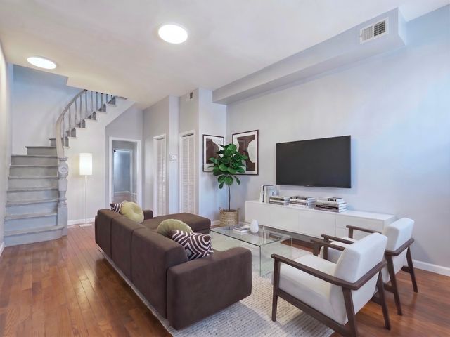 62 Van Reypen St, Jersey City, NJ 07306