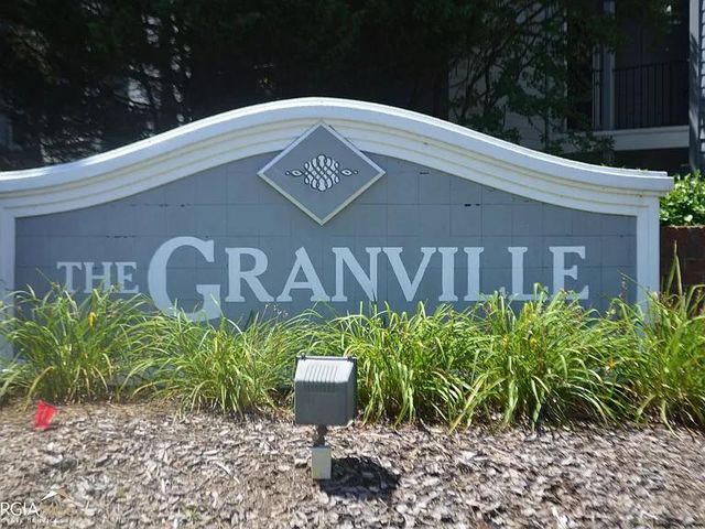 632 Granville Ct, Sandy Springs, GA 30328