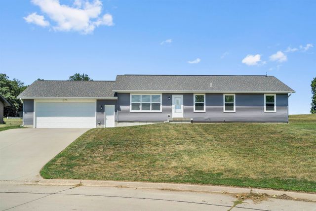 900 7th Ave NW, Dyersville, IA 52040