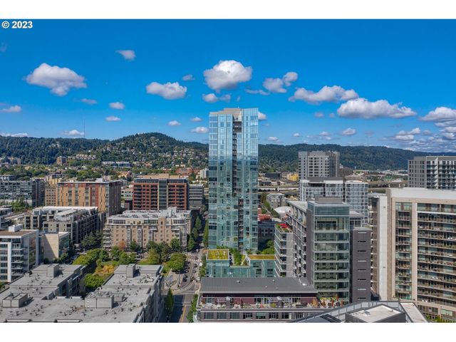 1075 NW Northrup St #1512, Portland, OR 97219