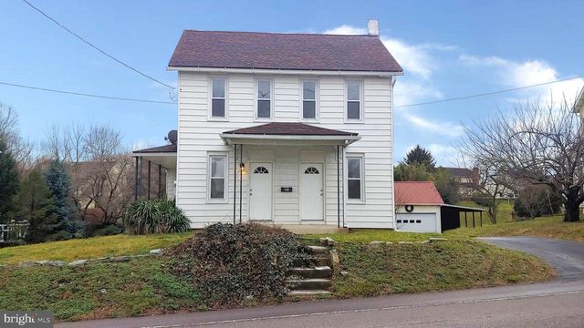 110 S  State St, Brownstown, PA 17508