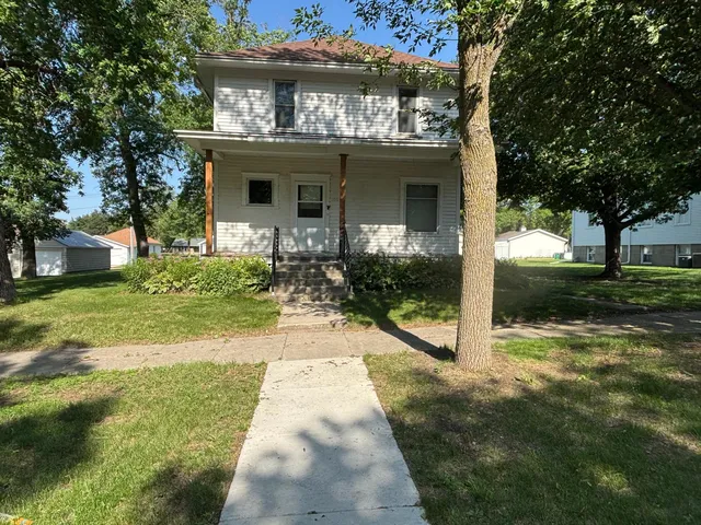 205 N  Main St, Hendricks, MN 56136