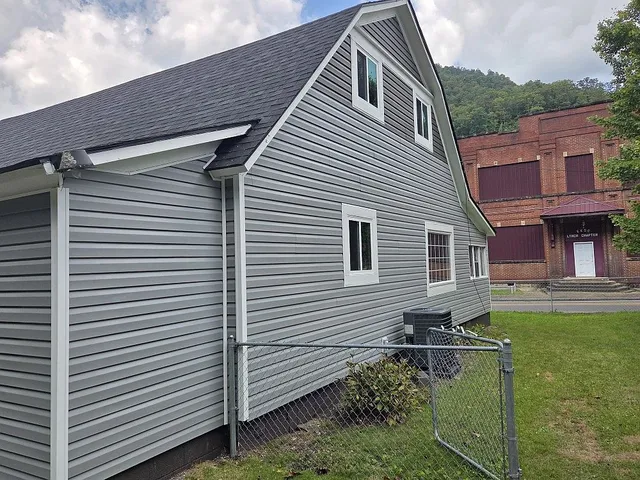 283 W  Main St, Lynch, KY 40855