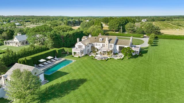 1150 Deerfield Rd, Water Mill, NY 11976