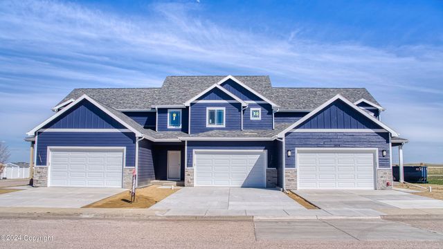 3801 Red Lodge Dr, Gillette, WY 82718