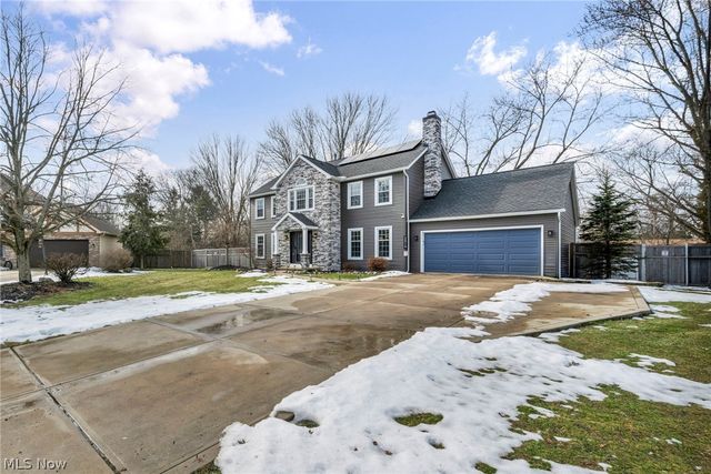 2419 Park Pl, Westlake, OH 44145