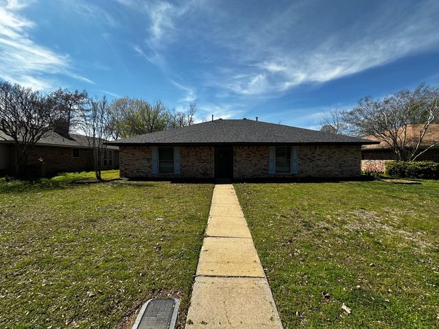 1920 Maxwell Dr, Lewisville, TX 75077