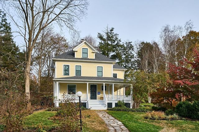 16 S  Sunset Ave, Amherst, MA 01002