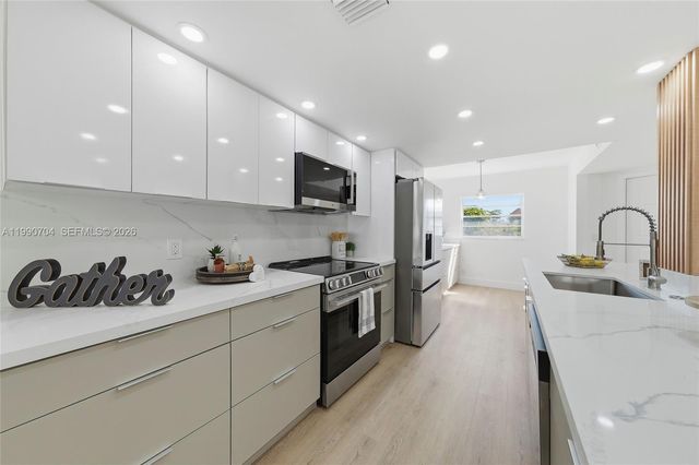 800 SW 125th Way #312O, Pembroke Pines, FL 33027