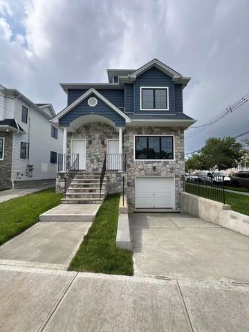111 Mason Blvd #1, Staten Island, NY 10309