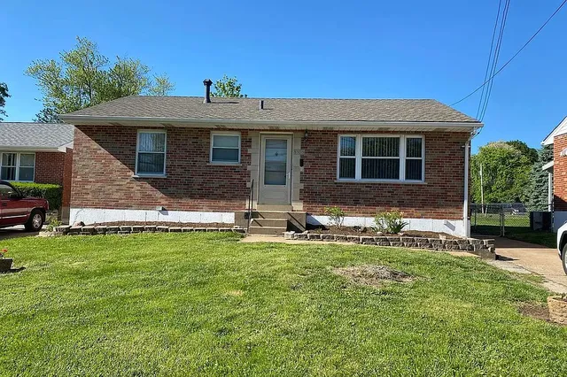 8503 Midland Blvd, Saint Louis, MO 63114