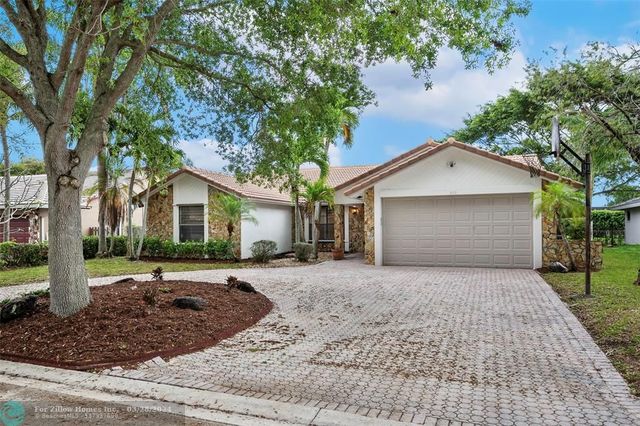 615 NW 113th Ter, Coral Springs, FL 33071