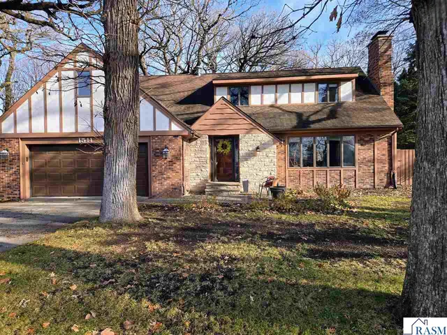 1511 Crestwood Ln, New Ulm, MN 56073