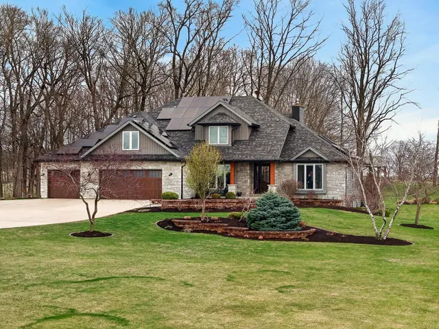 W4845 Pembridge Trail, Monroe, WI 53566