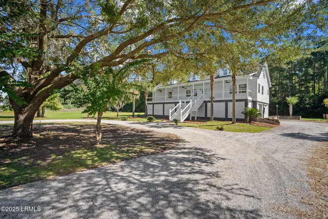 29 Bermuda Inlet Dr, Saint Helena Island, SC 29920