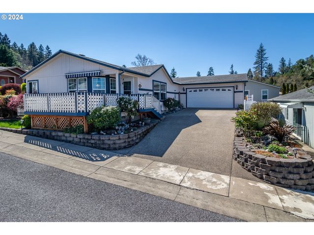 160 Brenda Pl, Canyonville, OR 97417