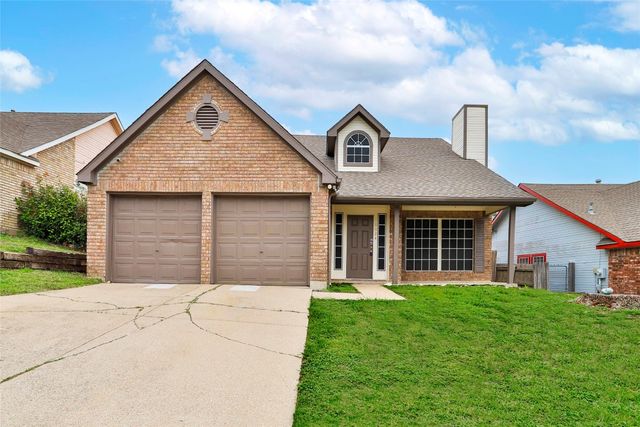10024 Long Rifle Dr, Fort Worth, TX 76108