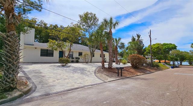 315 Pleasant St, Clearwater, FL 33755
