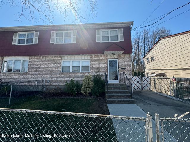 102 Melvin Ave, Staten Island, NY 10314