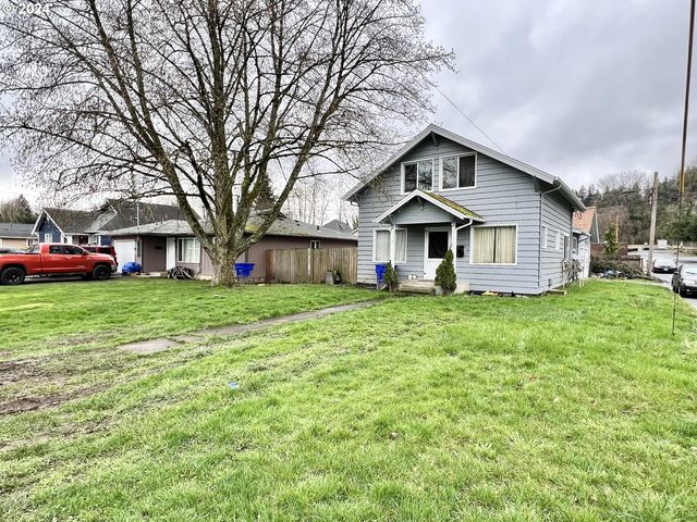 1127 N  1st Ave, Kelso, WA 98626