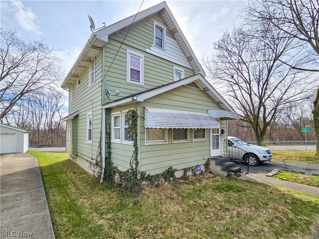 2277 SW 5th St, Akron, OH 44314