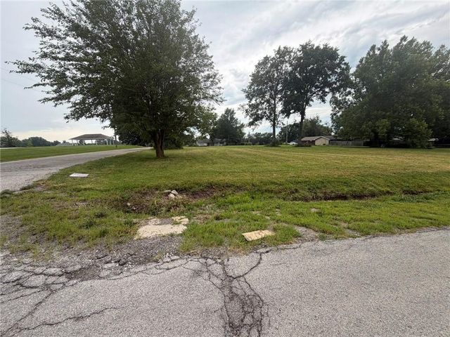 1205 S  Dallas St, Albany, MO 64402