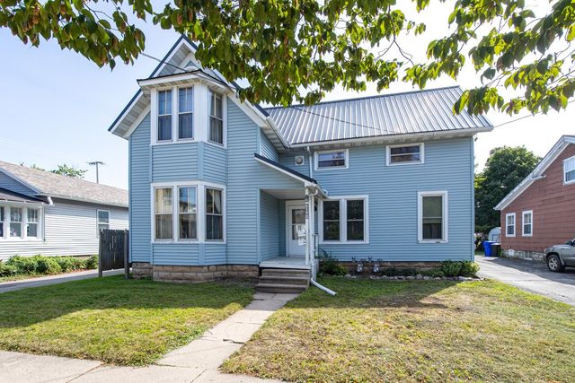 614 N  Superior St, Appleton, WI 54911
