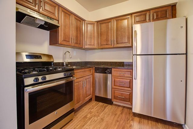 40 W  Mount Carmel Ave #E-2, Glenside, PA 19038