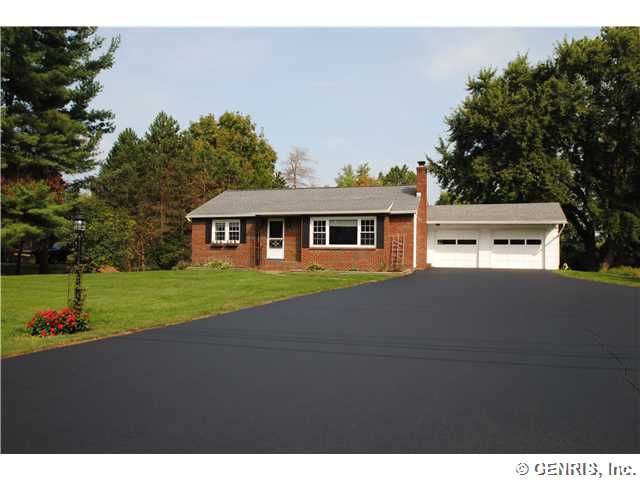 1240 State Rd, Webster, NY 14580