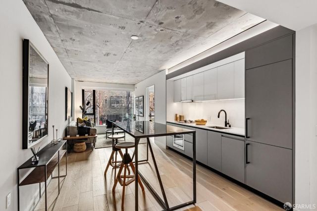 960 Market St #401, San Francisco, CA 94102