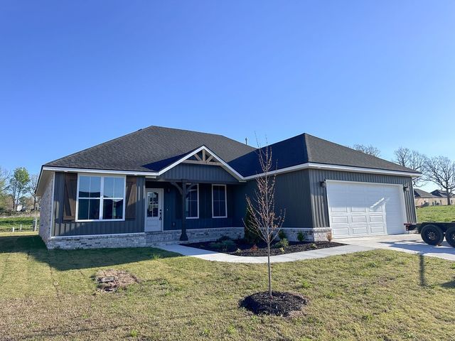 882 Round Top St, Prairie Grove, AR 72753