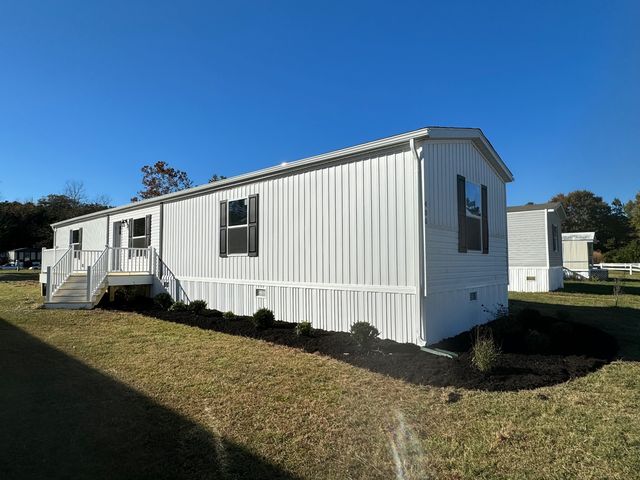 Syndey Plan in Waterview mobile Home Park, Hayes, VA 23072