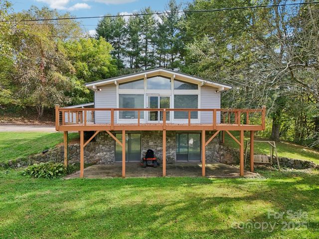 61 Magnolia Dr, Canton, NC 28716