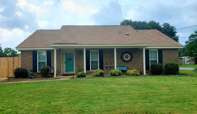 3933 Beardsley Dr, Montgomery, AL 36109