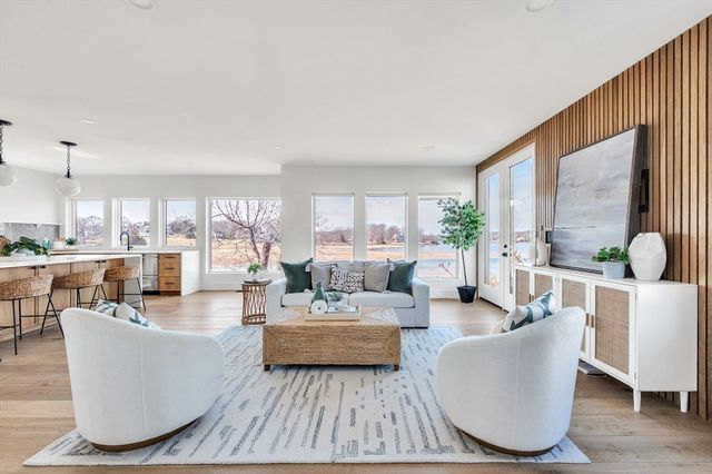 10 Chestnut Pl, Hingham, MA 02043