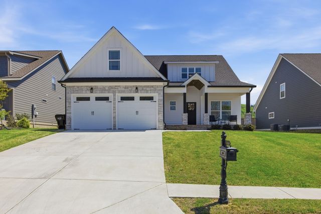 8921 Silver Maple Dr, Ooltewah, TN 37363