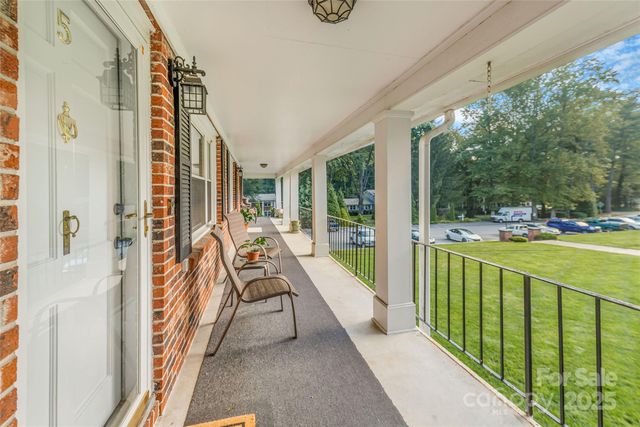 102 Boyd Dr #5C, Flat Rock, NC 28731