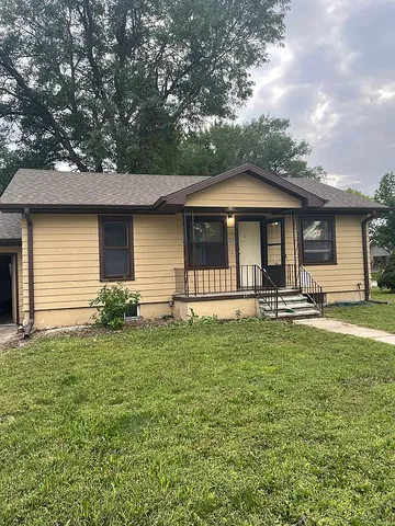 1142 N  D St, Broken Bow, NE 68822