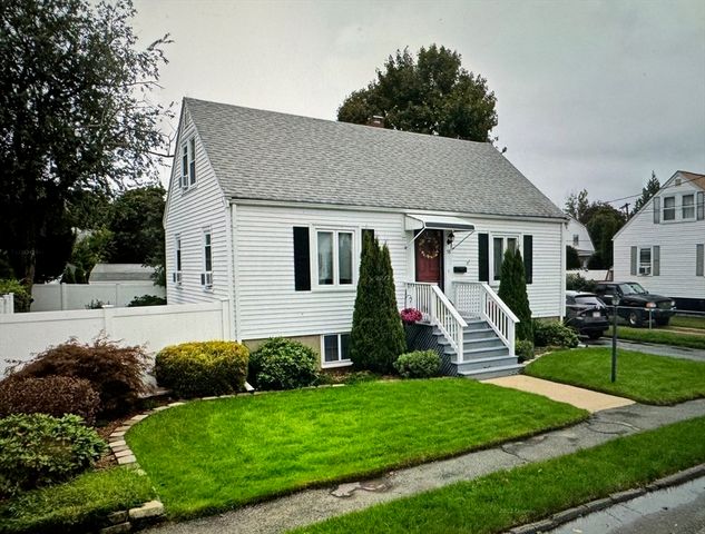 58 Dudley St, Saugus, MA 01906