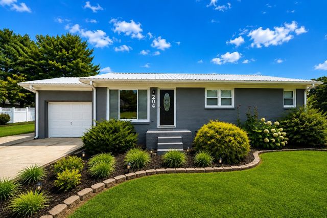 204 Homeward Ave, Winchester, TN 37398
