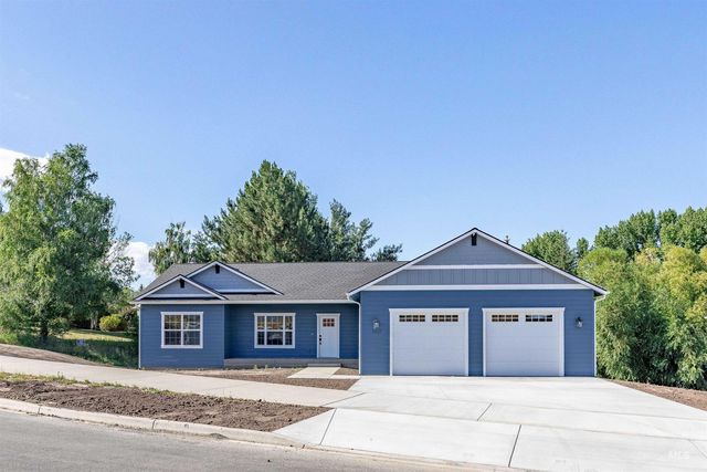 1527 Lanny Dr, Moscow, ID 83843