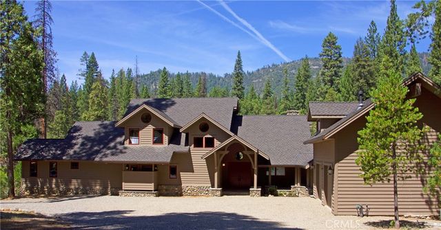 7899 Forest Dr, Wawona, CA 95389