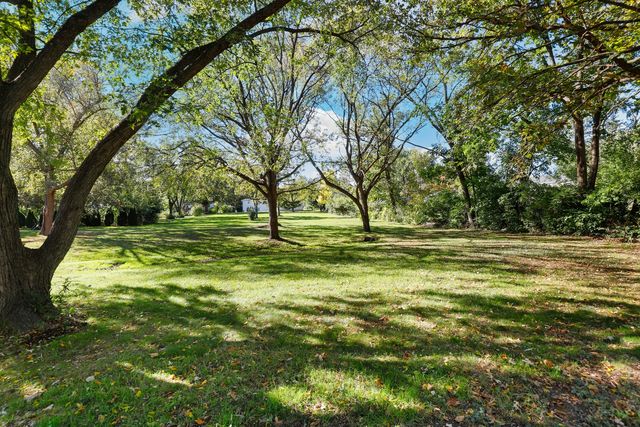 4S715 Karns Rd #2, Naperville, IL 60563
