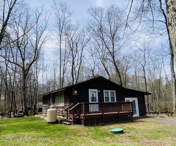 5122 Arrowhead Ln, East Stroudsburg, PA 18302