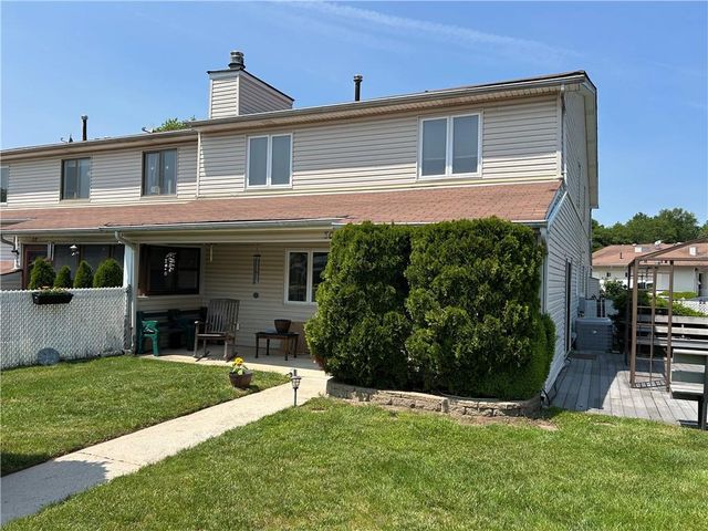 30 Regis Dr #76, Staten Island, NY 10314