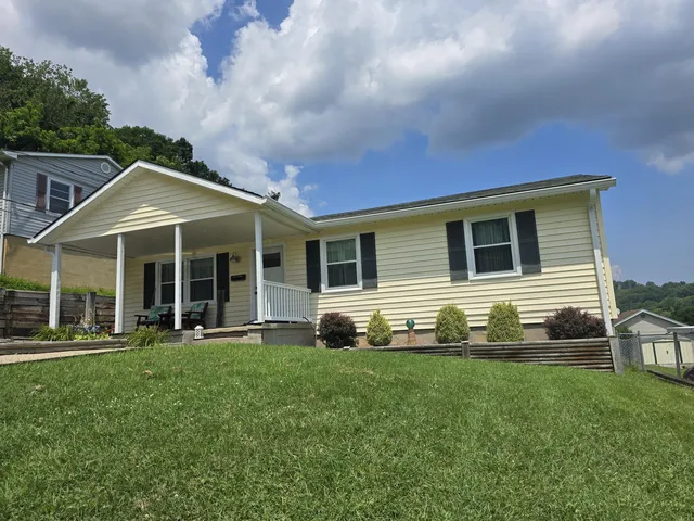1923 S  Arden Ave, Covington, VA 24426
