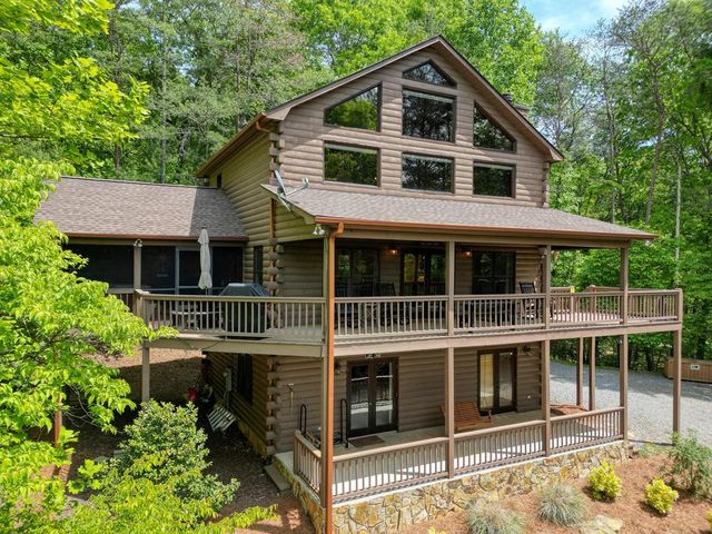 964 Walkabout Creek Rd, Morganton, GA 30560